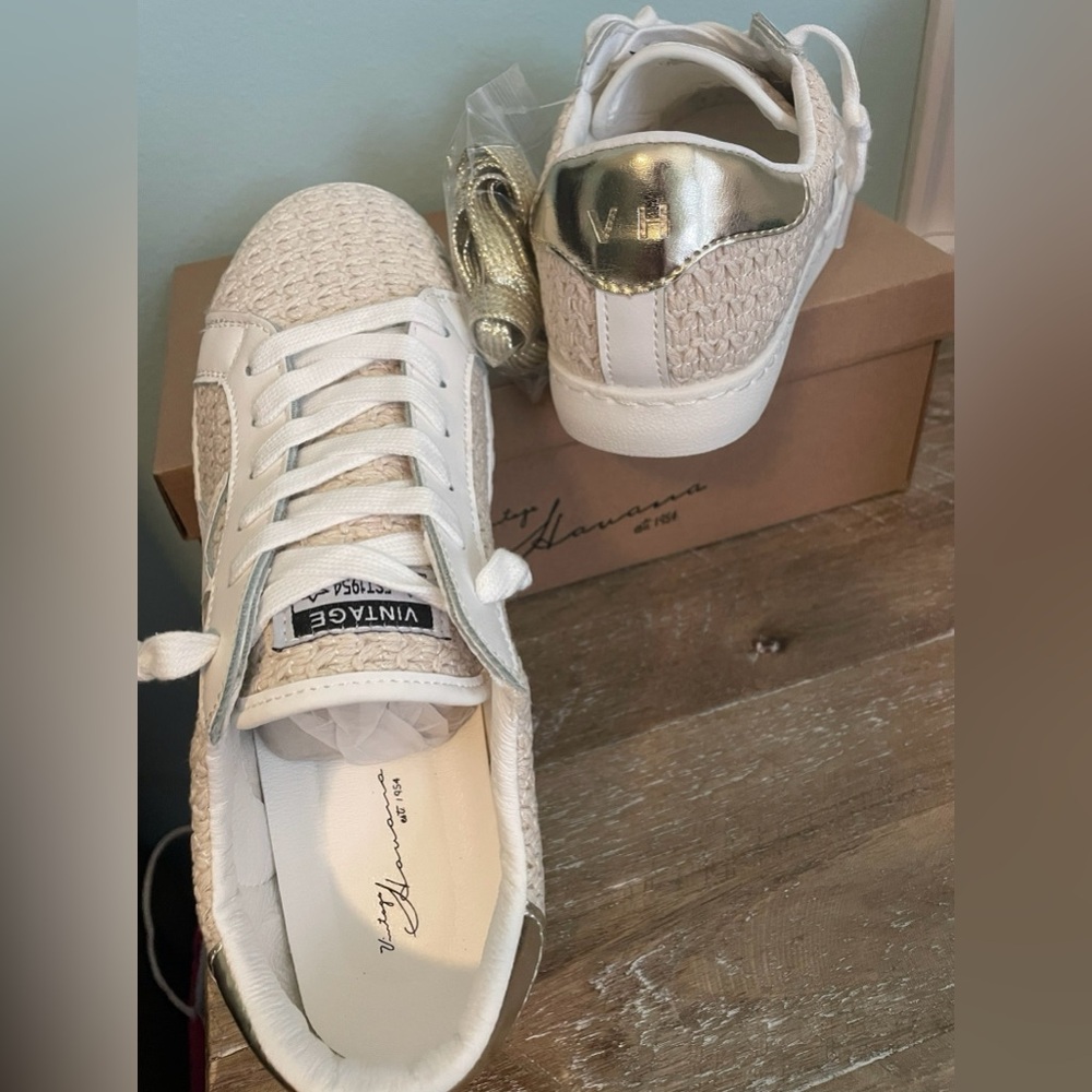 VINTAGE HAVANA Crochet Carla Natural Fashion Sneaker w/ Gold, White New w Box 8 - Picture 6 of 9